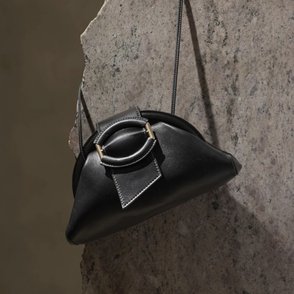 Elegant Black Women's Bag Banana Republic